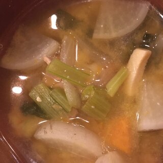 大根と小松菜とかぼちゃと高野豆腐の味噌汁